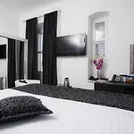 Sleep Split Guest house 4*