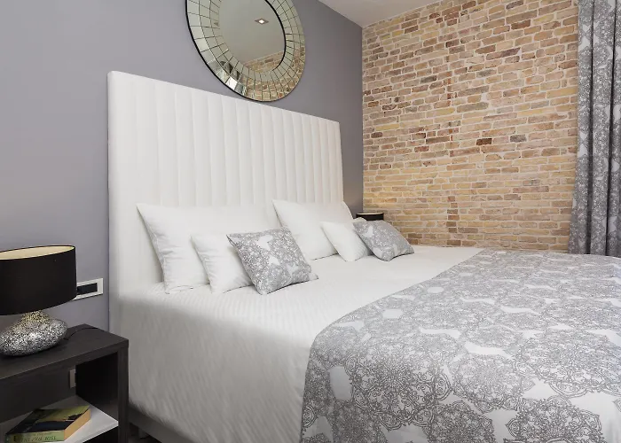 Sleep Split Gostinjska kuća 4*